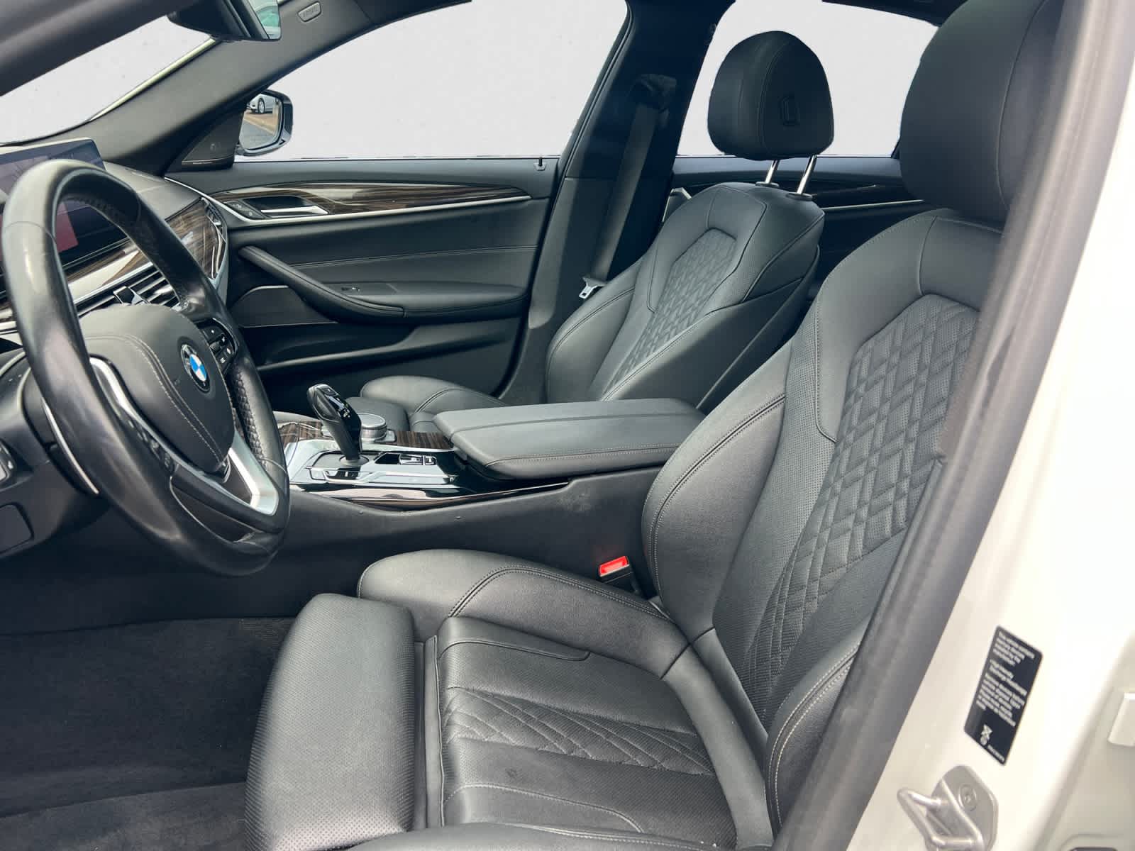 bmw 5 series 2021 WBA13BJ03MCF21272 image bmw 5 series 2021 WBA13BJ03MCF21272 image